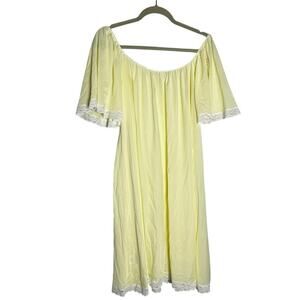 Vintage 1970’s Lucie Ann Yellow & White Lace Trim Nightgown Night Dress